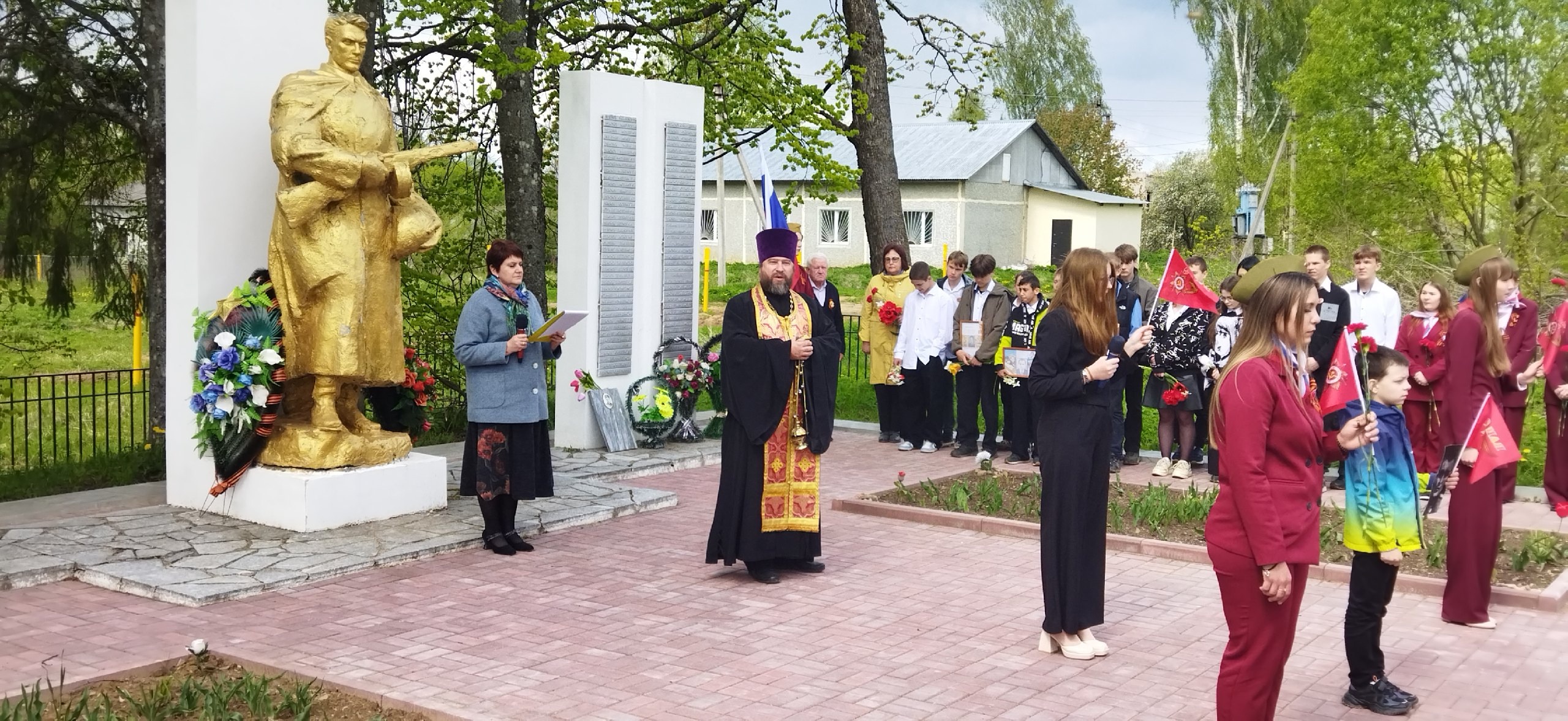 Митинг, посвященный 80-летию со Дня Победы в Великой Отечественной войне, у монумента Славы (Памятник землякам-воинам, погибшим на фронтах Великой Отечественной войны).