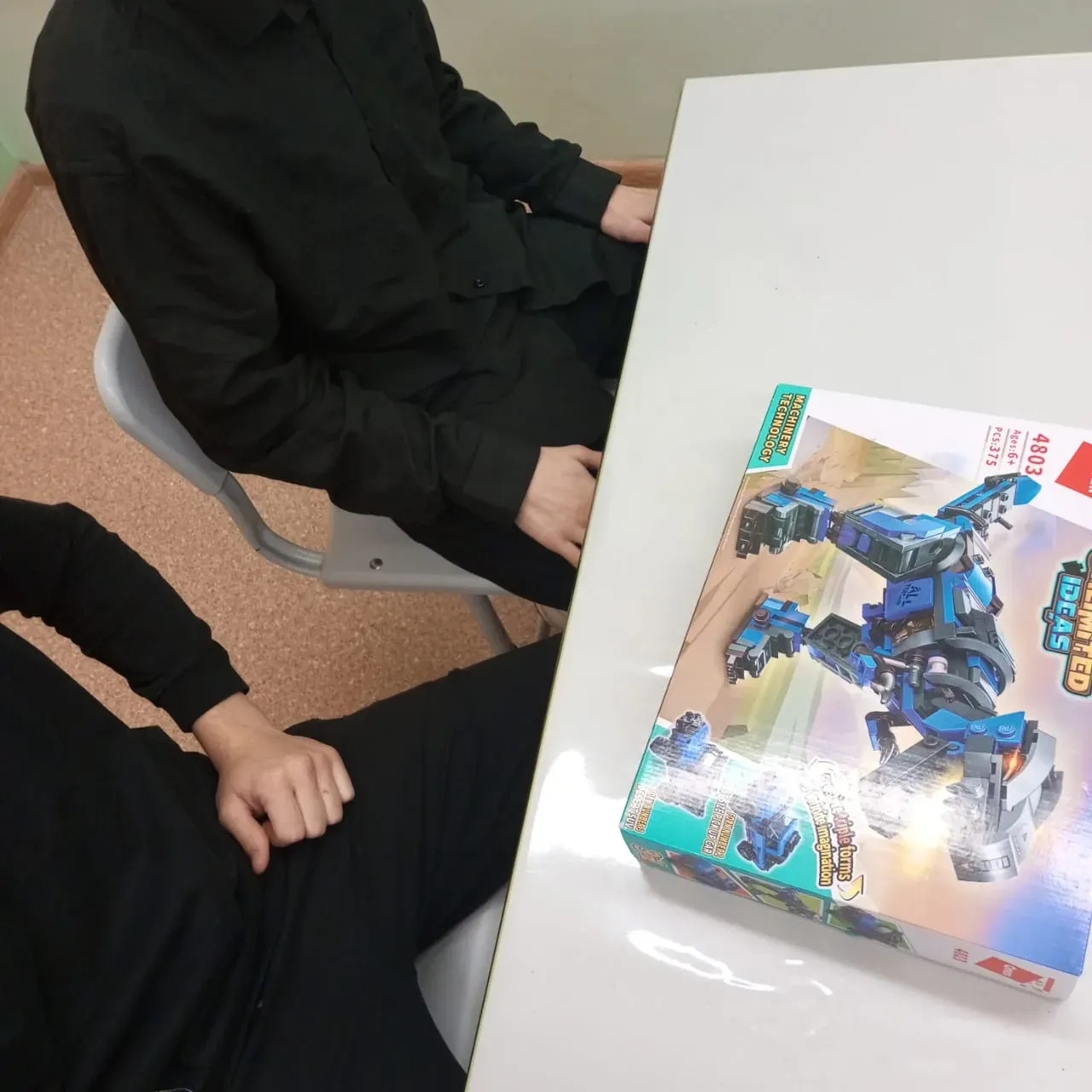 Кружок «Лига роботов: собираем LEGO-динозавра»удни центра ТОЧКА РОСТА.