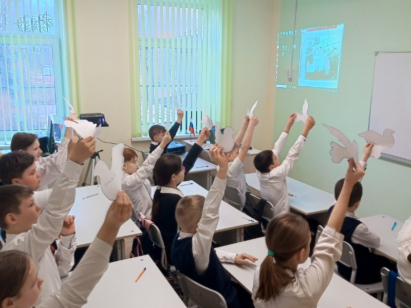 "Дети войны"/ классный час в 4 классе/.