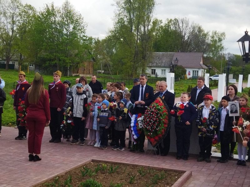 Митинг, посвященный 80-летию со Дня Победы в Великой Отечественной войне, у монумента Славы (Памятник землякам-воинам, погибшим на фронтах Великой Отечественной войны).