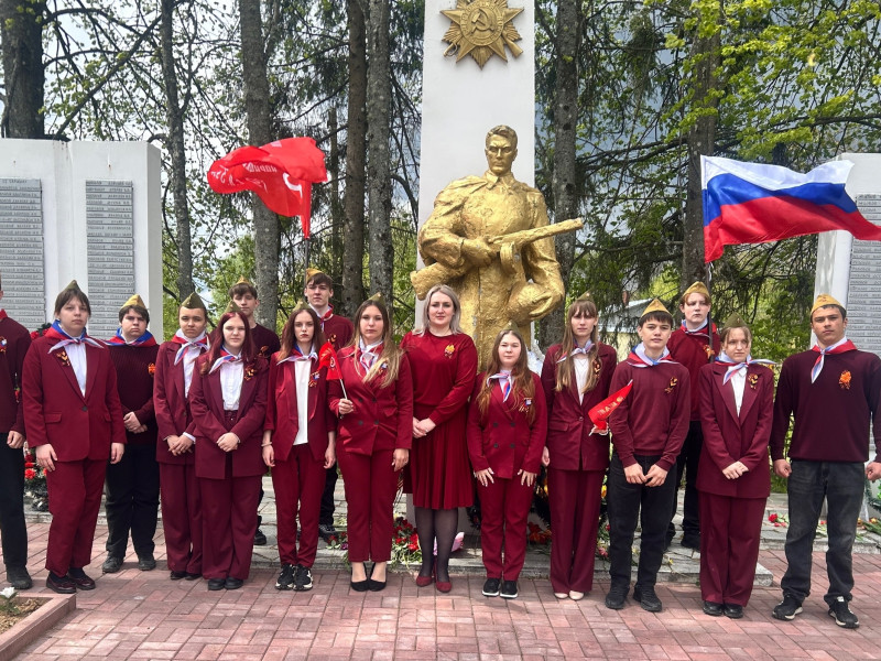 Митинг, посвященный 80-летию со Дня Победы в Великой Отечественной войне, у монумента Славы (Памятник землякам-воинам, погибшим на фронтах Великой Отечественной войны).