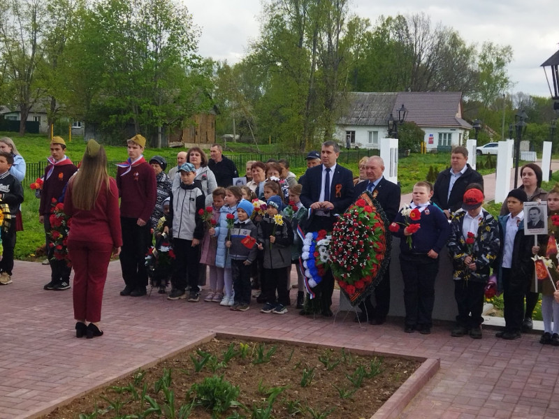 Митинг, посвященный 80-летию со Дня Победы в Великой Отечественной войне, у монумента Славы (Памятник землякам-воинам, погибшим на фронтах Великой Отечественной войны).